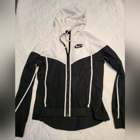 Nike Windrunner - Picture 1 of 1